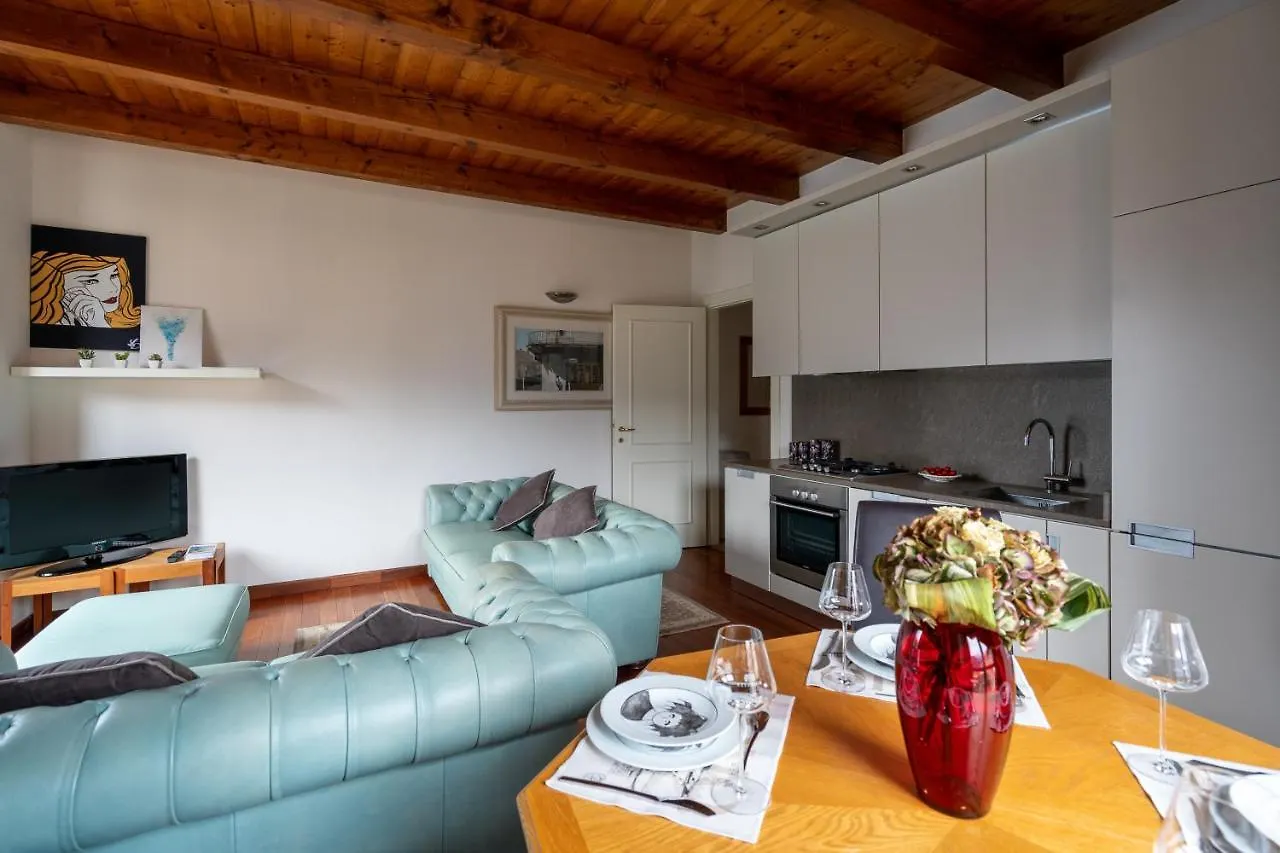 Silvia Apartment - Residence Regina 라글리오