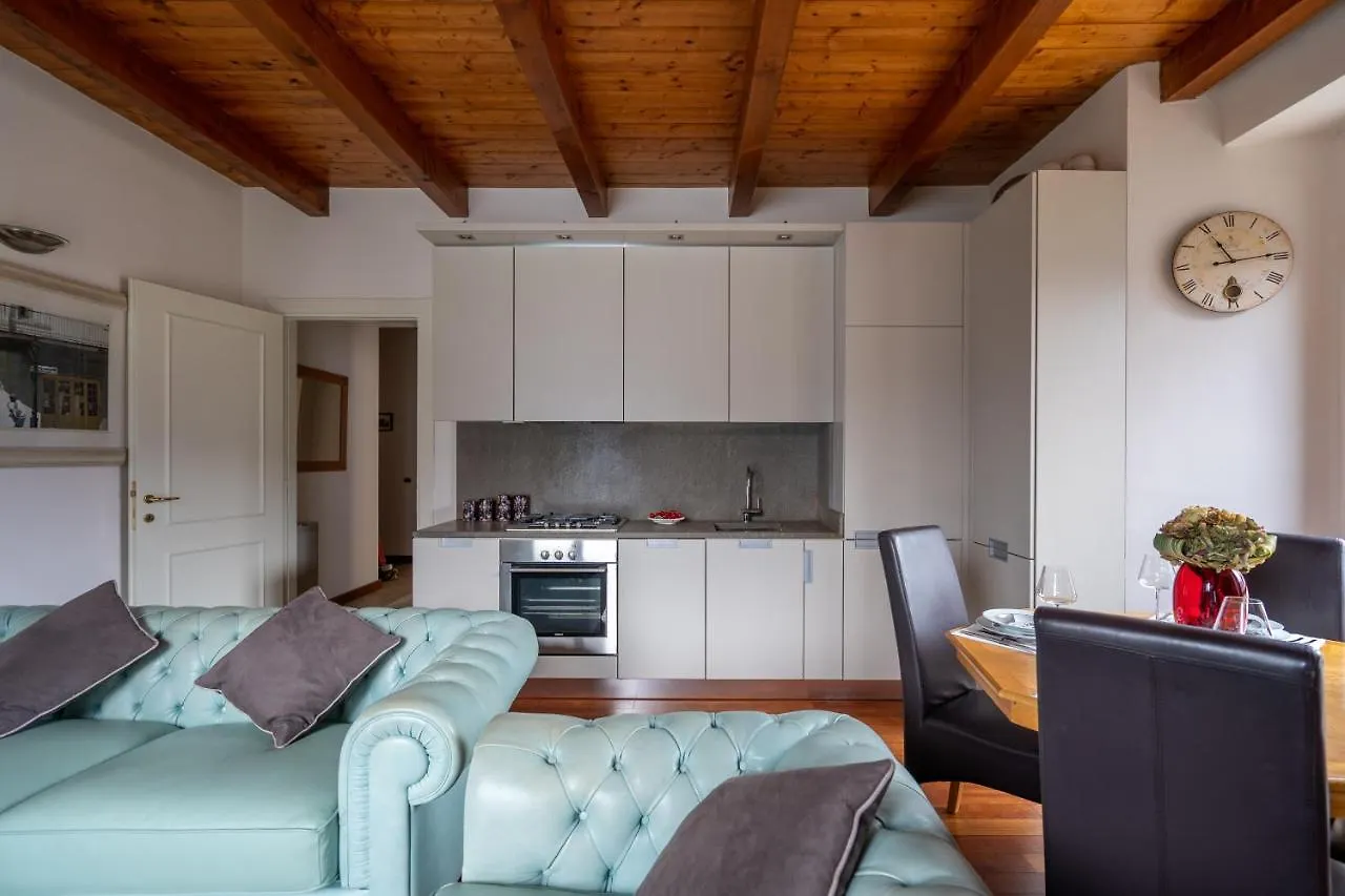 Silvia Apartment - Residence Regina 라글리오 0*,  이탈리아